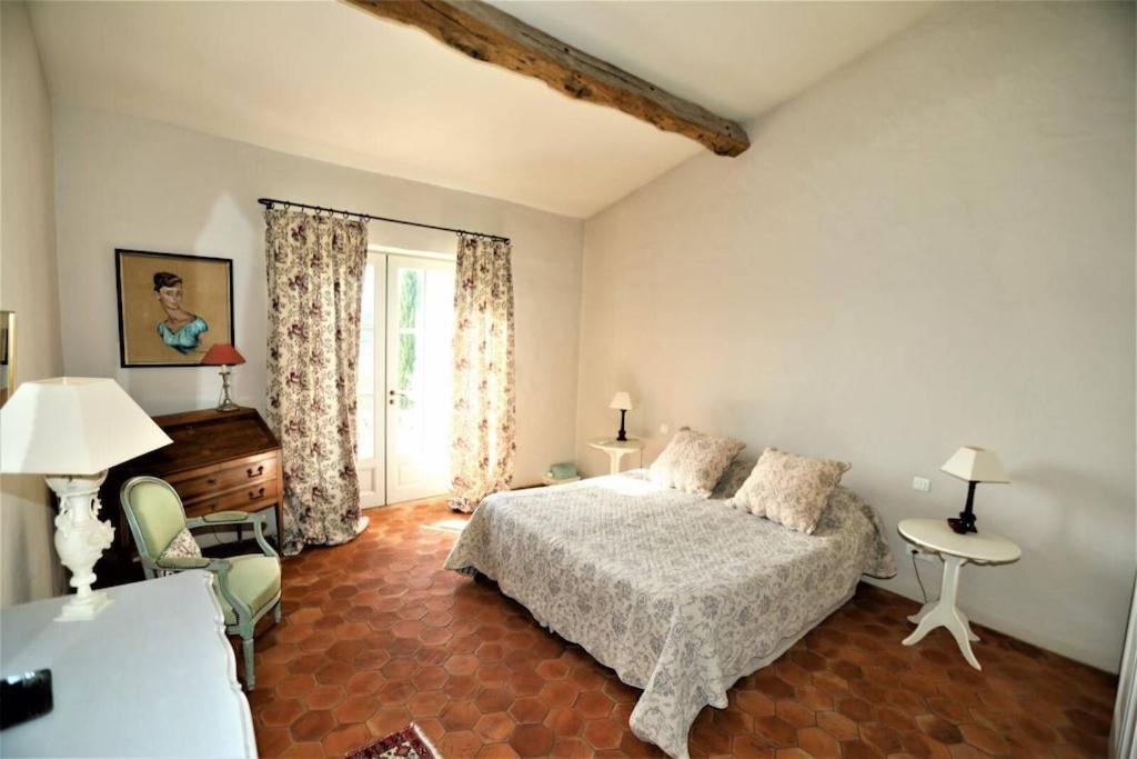 In Gordes, Facing The Entire Luberon Park A Beautiful 5 Bedrooms House Luaran gambar